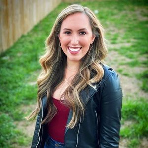 Meet your Posher, Lauren